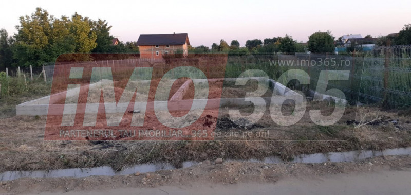 Teren imprejmuit | 300mp | Stradal | Autorizatie construire si Fundatie turnata