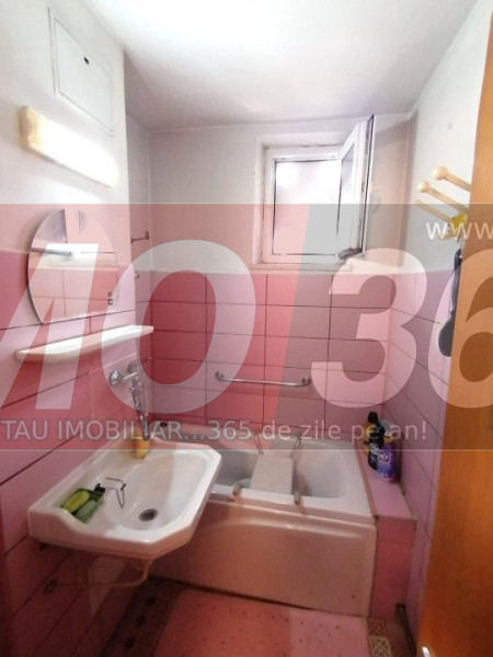 Ap.3 camere Et.3 Negru Voda | spatios | 2 bai