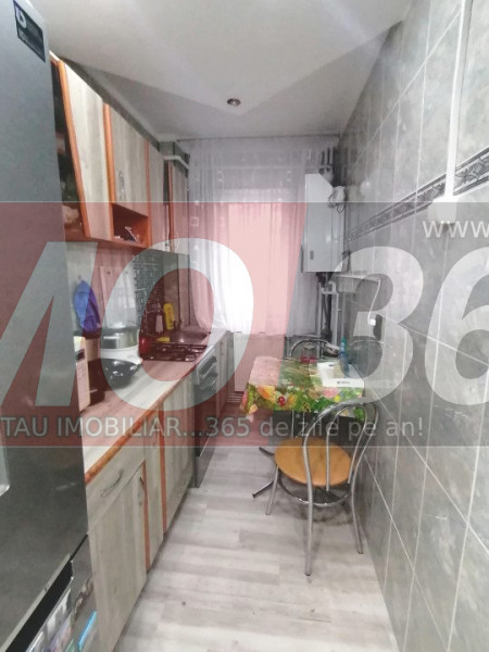 Ap.3 camere sd Et.2 Trivale Scoala 13 - renovat - izolat- parcare