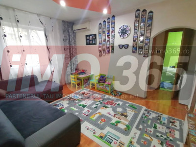Ap.3 camere sd Et.2 Trivale Scoala 13 - renovat - izolat- parcare