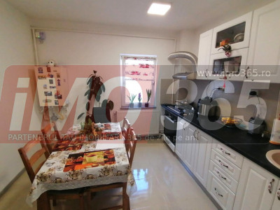 Ap.3 camere Trivale decomandat parter, 2 bai, 70mp – mobilat si utilat