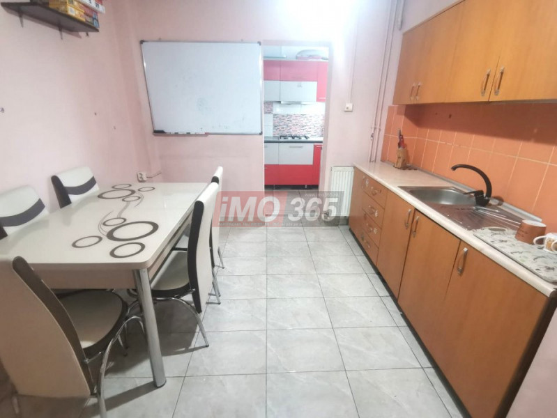 Ap.4 camere Prundu Et.2 - 95mp - 2 bai bloc 1980