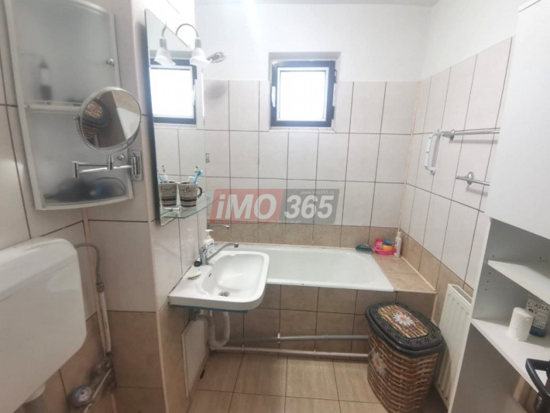 Ap.4 camere Prundu Et.2 - 95mp - 2 bai bloc 1980