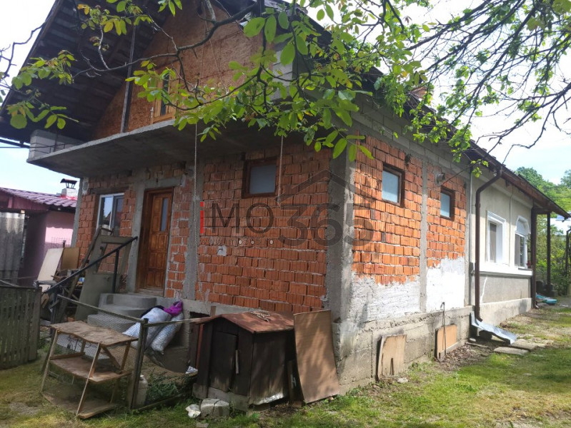 Casa si teren 4200mp Draganu – stradal – langa Primarie