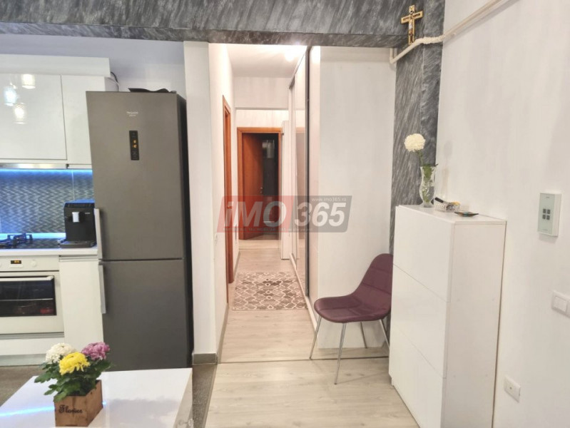 Ap.3 camere decomandat Gavana platou et.1 bloc 2017