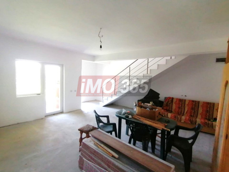 Casa Duplex Pitesti - 120mp st - 185mp teren - zona Slava