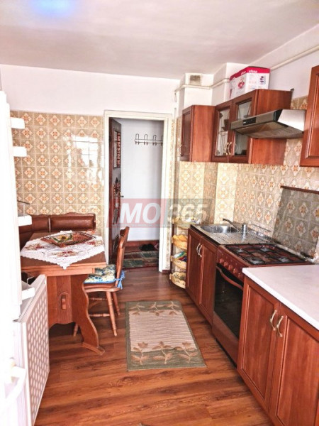 Ap.3 cam Gavana 3 stradal Et.1 bloc 1985 mobilat utilat