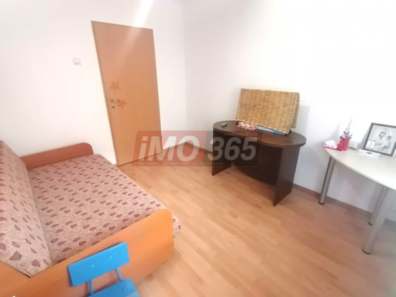 Ap.4 cam decomandat Et.2 zona Nord stradal