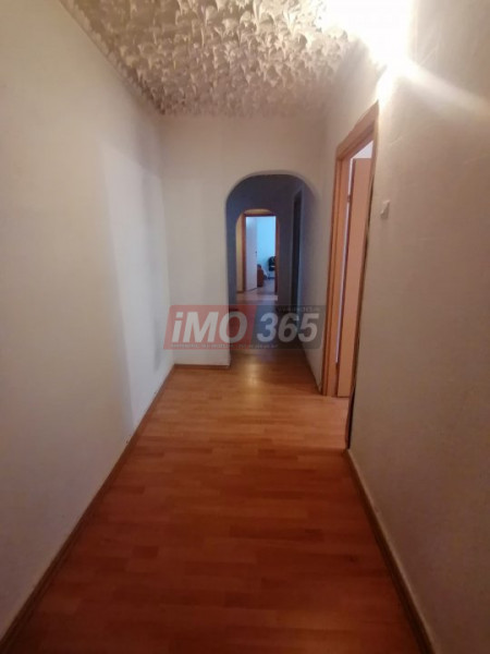Ap.4 cam decomandat Et.2 zona Nord stradal