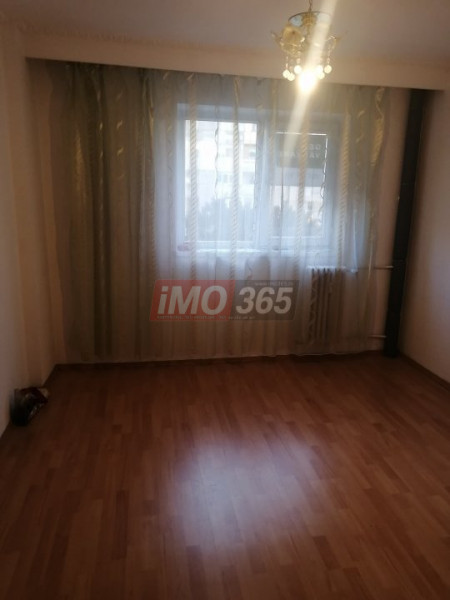 Ap.4 cam decomandat Et.2 zona Nord stradal