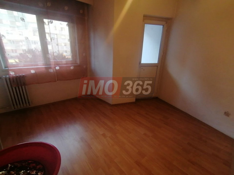 Ap.4 cam decomandat Et.2 zona Nord stradal