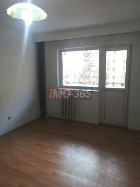 Ap.4 cam decomandat Et.2 zona Nord stradal