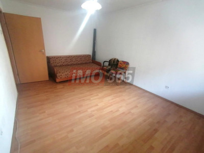Ap.4 cam decomandat Et.2 zona Nord stradal