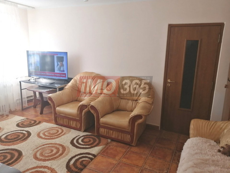 Ap.3 camere parter Trivale (aproape de piata scoala)