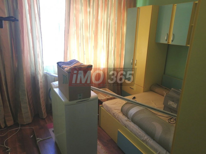 Ap.3 camere parter Trivale (aproape de piata scoala)
