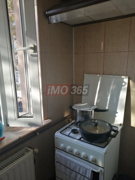 Ap.3 camere parter Trivale (aproape de piata scoala)