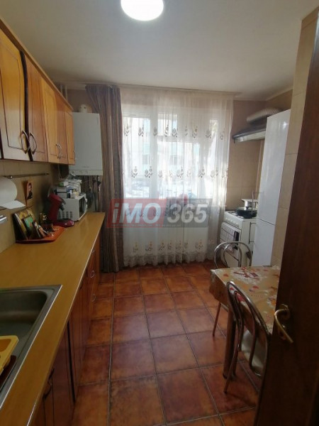 Ap.3 camere parter Trivale (aproape de piata scoala)