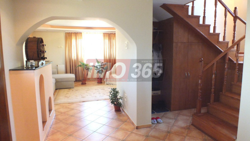 Proprietate cu 2 case si 1500mp teren in Geamana 1 Km de Prundu