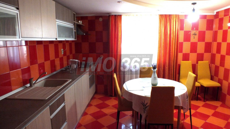 Proprietate cu 2 case si 1500mp teren in Geamana 1 Km de Prundu