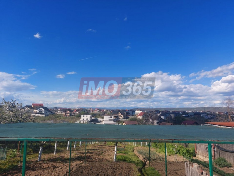 Proprietate cu 2 case si 1500mp teren in Geamana 1 Km de Prundu