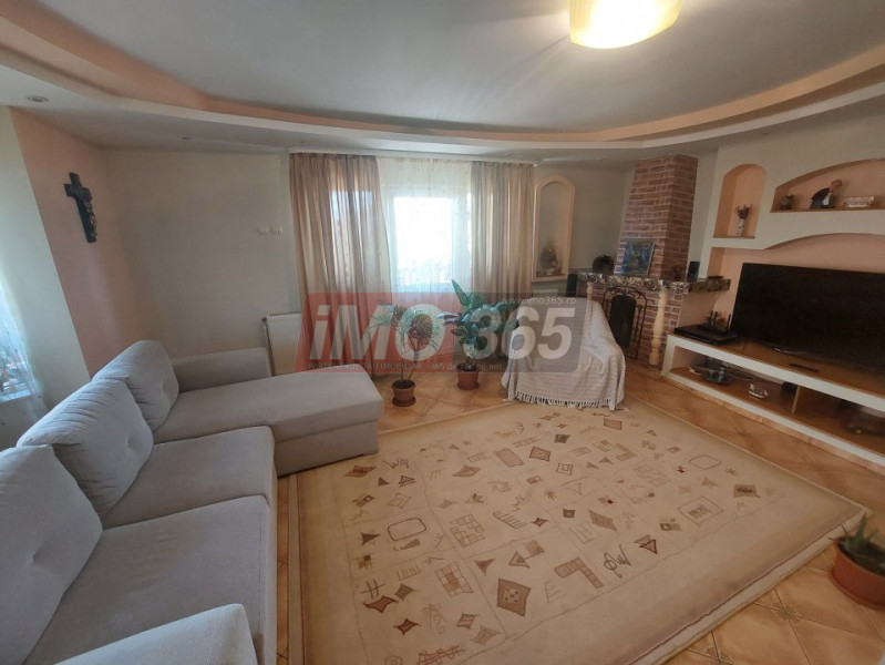 Proprietate cu 2 case si 1500mp teren in Geamana 1 Km de Prundu