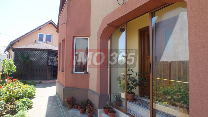 Proprietate cu 2 case si 1500mp teren in Geamana 1 Km de Prundu