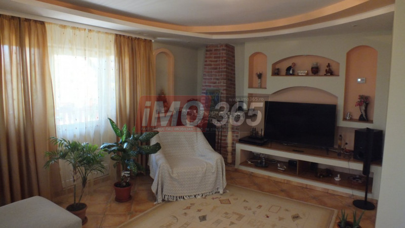 Proprietate cu 2 case si 1500mp teren in Geamana 1 Km de Prundu
