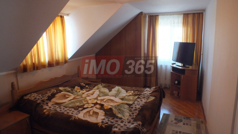 Proprietate cu 2 case si 1500mp teren in Geamana 1 Km de Prundu