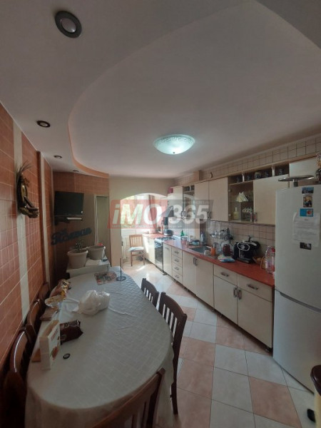 Ap.3 cam 88mp st Et.1 bloc 1994 cu 2 bai 