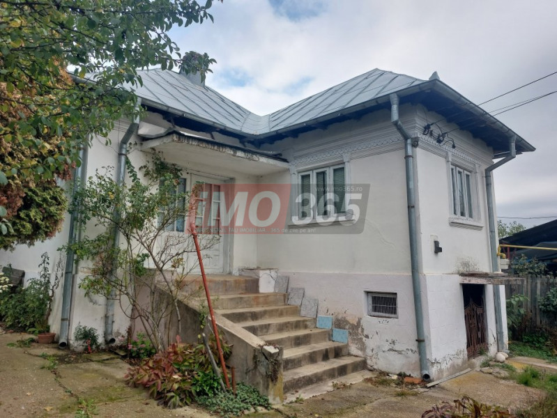 Teren Bascov 1754mp-izvor pe teren-intre case-la 700m de sens Bascov