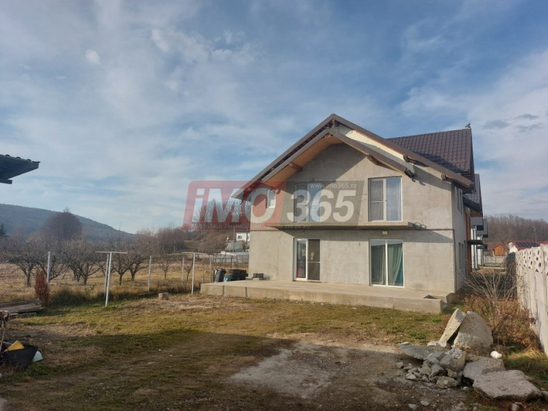Casa P+M la 6Km de Pitesti - Argeselu Maracineni
