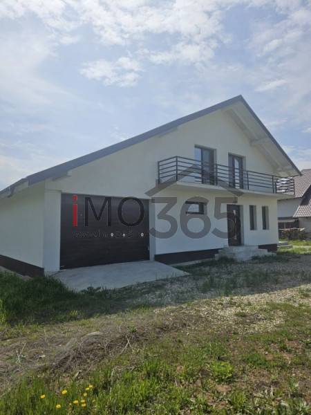 Casa noua 160mp Bradu cu 1000 mp teren