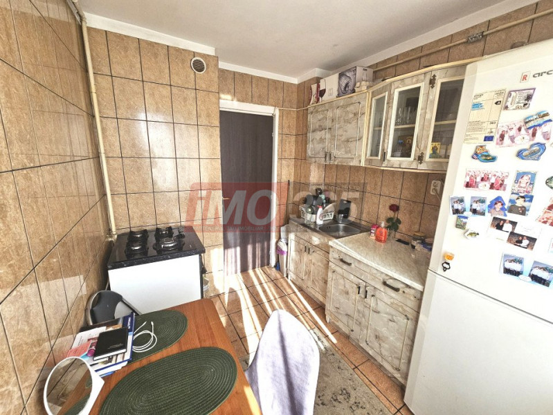 Ap.2 cam Craiovei mobilat C+T+loc parcare