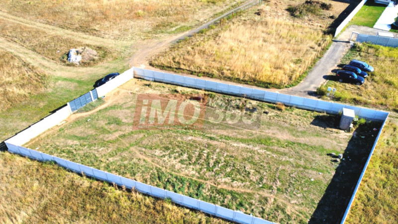 Teren intravilan Bradu 1000mp 25m deschidere