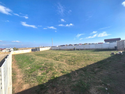 Teren intravilan Bradu 1000mp 25m deschidere