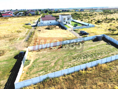 Teren intravilan Bradu 1000mp 25m deschidere