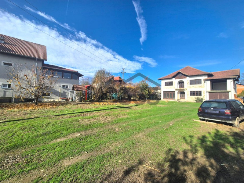 Casa P+1+M cu teren 1424 Stefanesti la 1Km de Podul Viilor