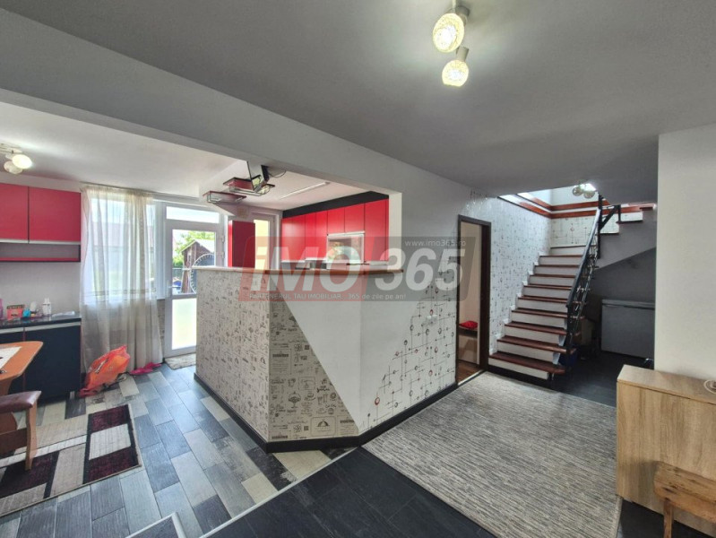 Casa 140 mp cu 4 dormitoare teren 610 mp Calinesti (la 3km de Topoloveni)