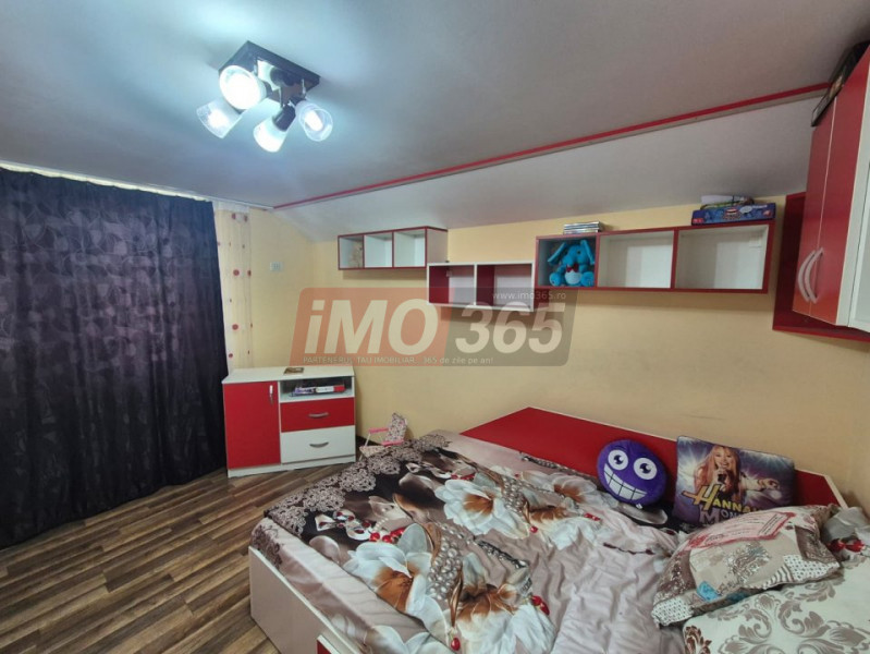 Casa 140 mp cu 4 dormitoare teren 610 mp Calinesti (la 3km de Topoloveni)