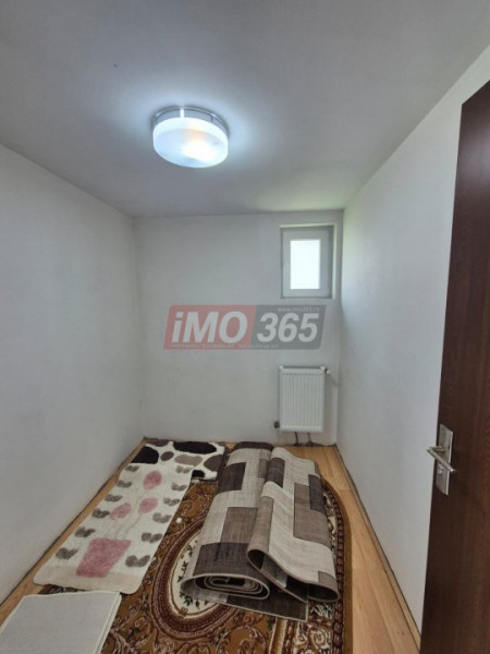 Casa 140 mp cu 4 dormitoare teren 610 mp Calinesti (la 3km de Topoloveni)