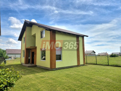 Casa 140 mp cu 4 dormitoare teren 610 mp Calinesti (la 3km de Topoloveni)