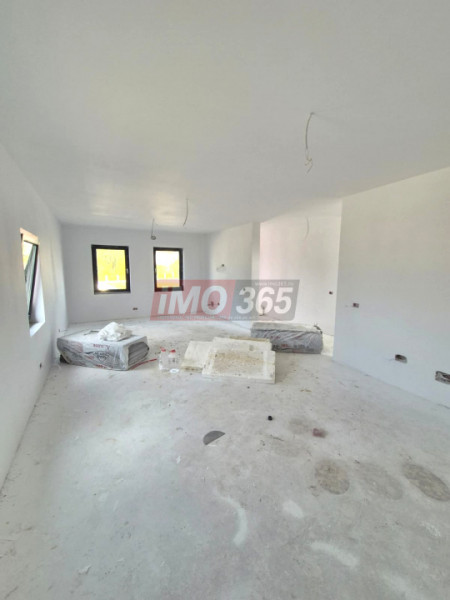 Casa P+1 cu 5 camere-2 bai - la 6km de Pitesti 