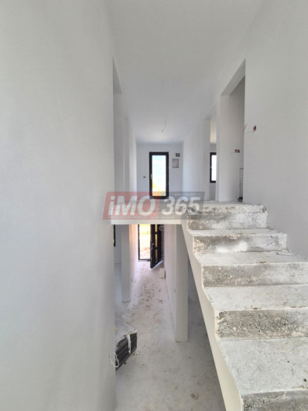 Casa P+1 cu 5 camere-2 bai - la 6km de Pitesti 