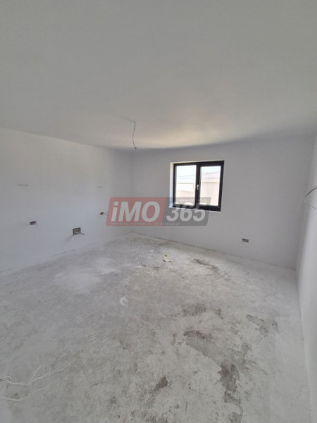 Casa P+1 cu 5 camere-2 bai - la 6km de Pitesti 