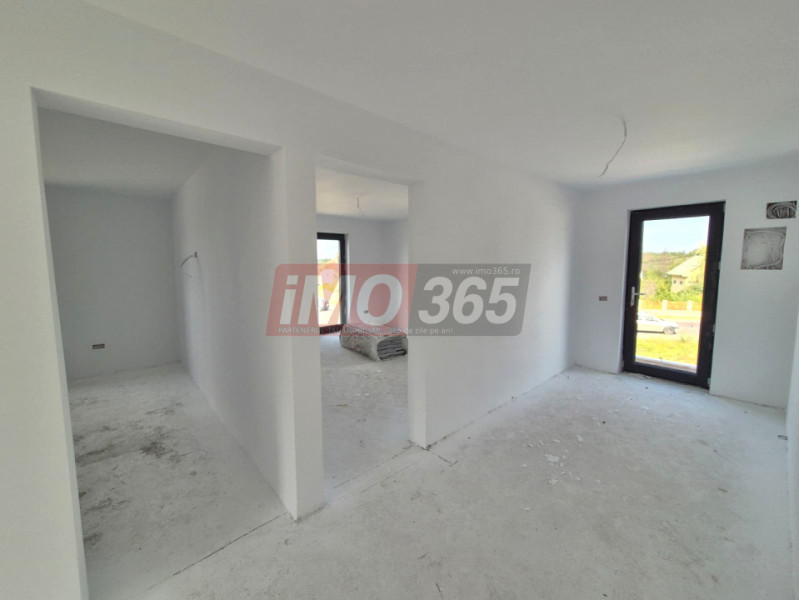 Casa P+1 cu 5 camere-2 bai - la 6km de Pitesti 