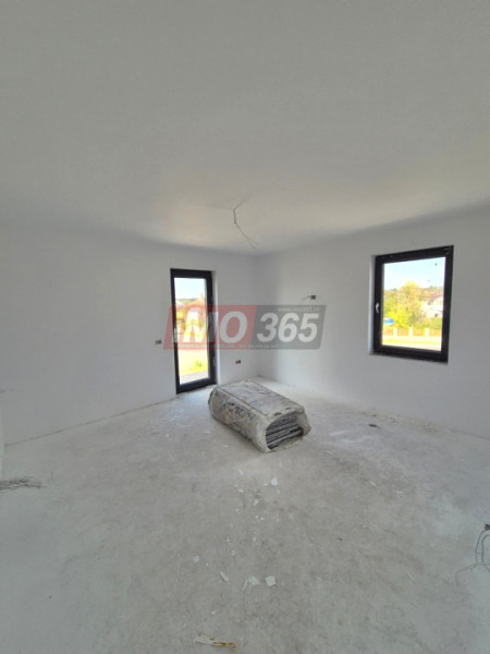 Casa P+1 cu 5 camere-2 bai - la 6km de Pitesti 