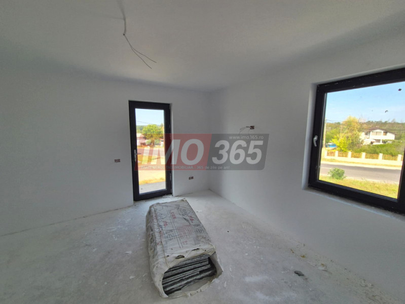 Casa P+1 cu 5 camere-2 bai - la 6km de Pitesti 