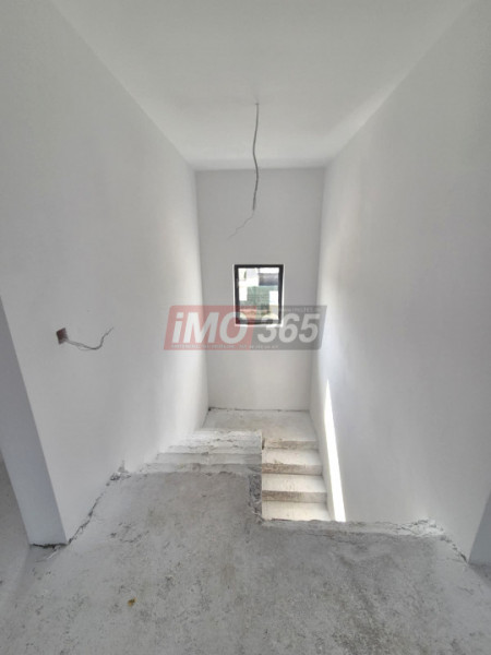 Casa P+1 cu 5 camere-2 bai - la 6km de Pitesti 