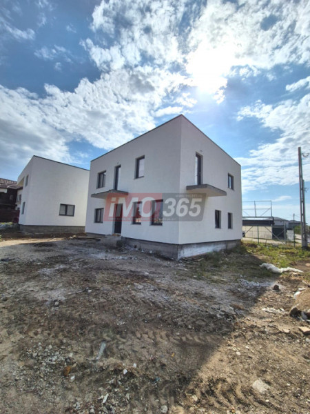 Casa P+1 cu 5 camere-2 bai - la 6km de Pitesti 