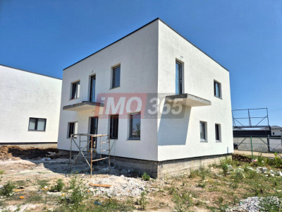 Casă P+M, Albota Str.Principala, la gata